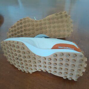 New Balance 327 Womens Sneakers